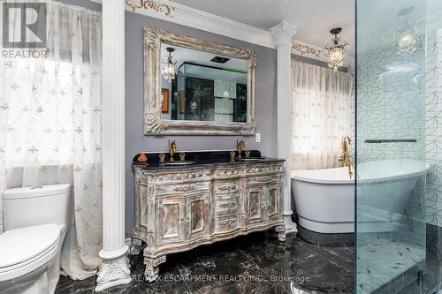 28 Stonegate Drive, Hamilton, ON - Indoor Photo Showing Bathroom