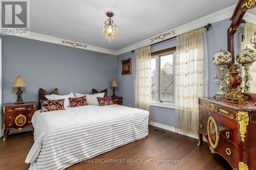 28 Stonegate Drive, Hamilton, ON - Indoor Photo Showing Bedroom