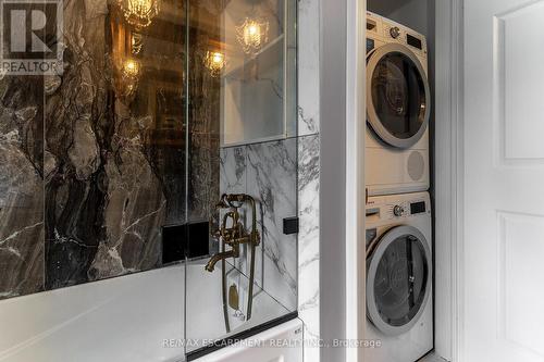 28 Stonegate Drive, Hamilton, ON - Indoor Photo Showing Laundry Room