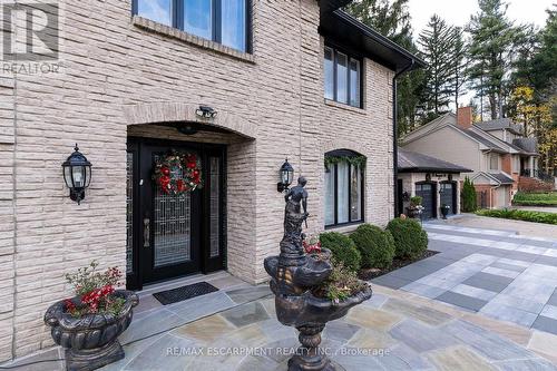 28 Stonegate Drive, Hamilton, ON - Outdoor