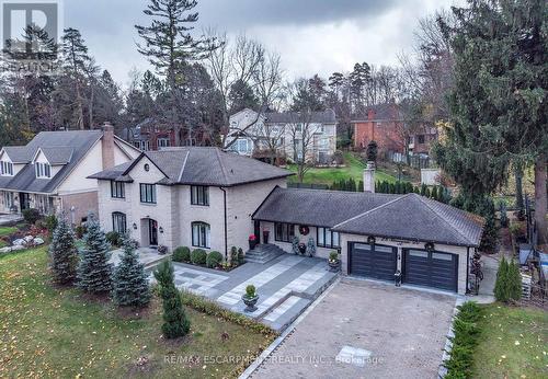 28 Stonegate Drive, Hamilton, ON - Outdoor With Facade