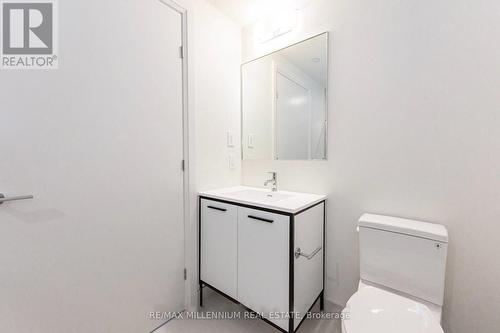 405 - 385 Winston Road, Grimsby, ON - Indoor Photo Showing Bathroom