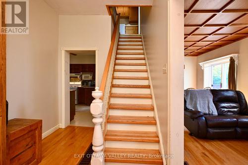 27 Meadow Street, Whitewater Region, ON - Indoor Photo Showing Other Room