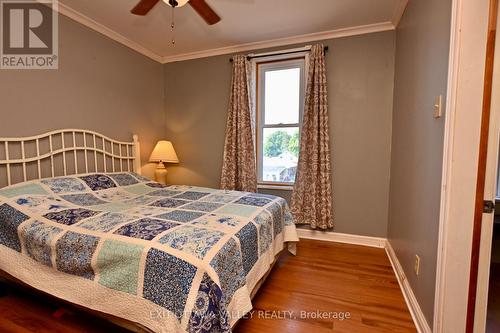 27 Meadow Street, Whitewater Region, ON - Indoor Photo Showing Bedroom