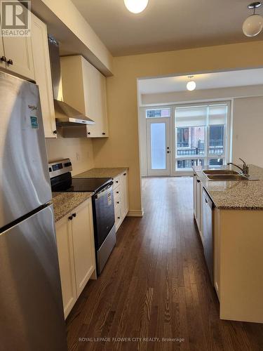 512 Littlewood Lane, Ajax, ON - Indoor Photo Showing Kitchen With Double Sink