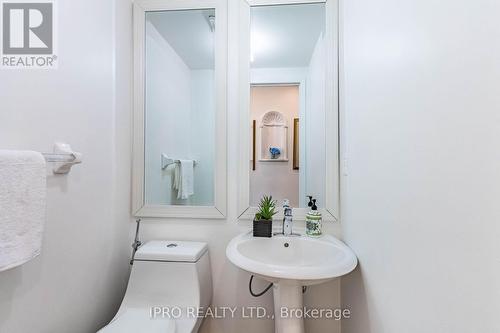 6973 Lisanne Court, Mississauga, ON - Indoor Photo Showing Bathroom