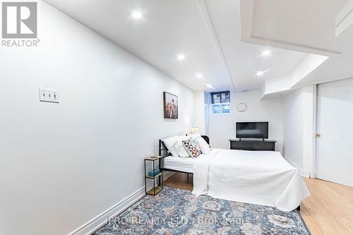 6973 Lisanne Court, Mississauga, ON - Indoor Photo Showing Bedroom