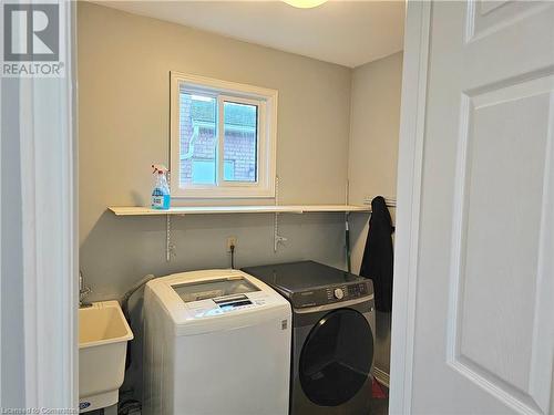 486 E Dicenzo Drive, Hamilton, ON - Indoor Photo Showing Laundry Room