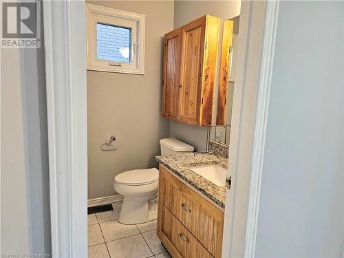 486 E Dicenzo Drive, Hamilton, ON - Indoor Photo Showing Bathroom