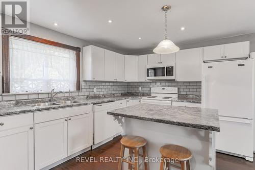 62 King Street, Kawartha Lakes (Lindsay), ON - Indoor Photo Showing Kitchen With Double Sink