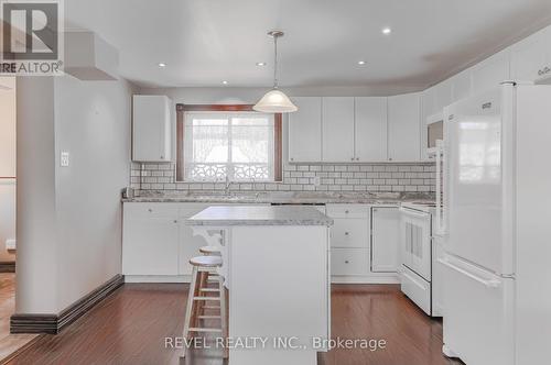 62 King Street, Kawartha Lakes (Lindsay), ON - Indoor Photo Showing Kitchen With Upgraded Kitchen