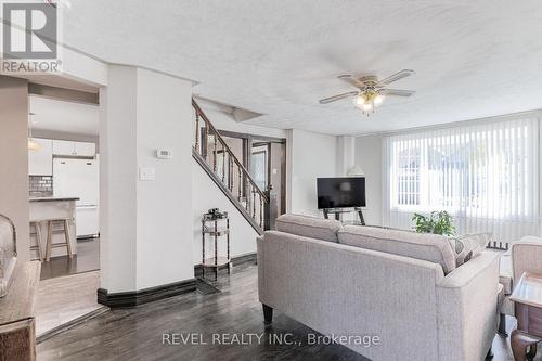 62 King Street, Kawartha Lakes (Lindsay), ON - Indoor Photo Showing Living Room