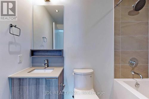 6102 - 898 Portage Parkway, Vaughan, ON - Indoor Photo Showing Bathroom