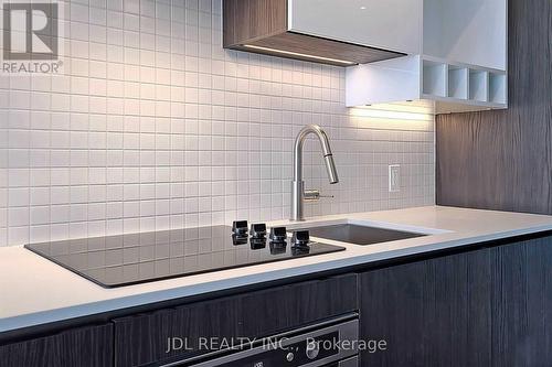 6102 - 898 Portage Parkway, Vaughan, ON - Indoor Photo Showing Kitchen