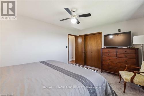 883 Ridge Rd N Road, Fort Erie (335 - Ridgeway), ON - Indoor Photo Showing Bedroom