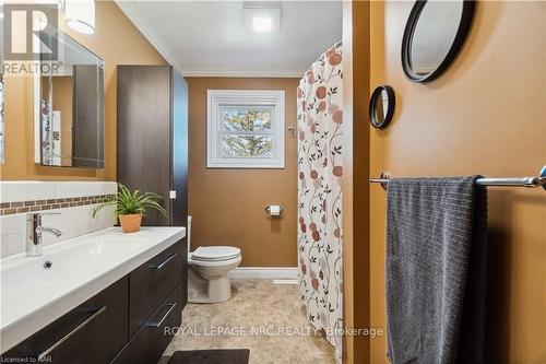 883 Ridge Rd N Road, Fort Erie (335 - Ridgeway), ON - Indoor Photo Showing Bathroom