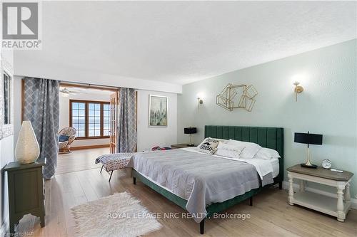 537 Sandy Bay Road Road S, Haldimand County, ON - Indoor Photo Showing Bedroom