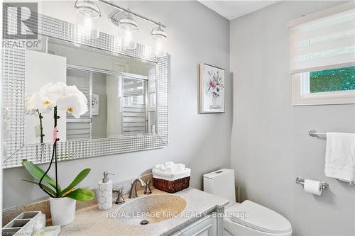 537 Sandy Bay Road Road S, Haldimand County, ON - Indoor Photo Showing Bathroom