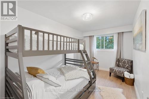 537 Sandy Bay Road Road S, Haldimand County, ON - Indoor Photo Showing Bedroom