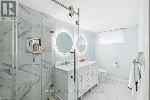 537 Sandy Bay Road Road S, Haldimand County, ON - Indoor Photo Showing Bathroom