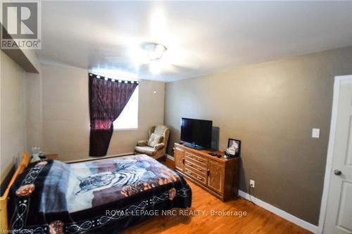 908 - 359 Geneva Street, St. Catharines (446 - Fairview), ON - Indoor Photo Showing Bedroom