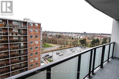 908 - 359 Geneva Street, St. Catharines (446 - Fairview), ON - Outdoor With View