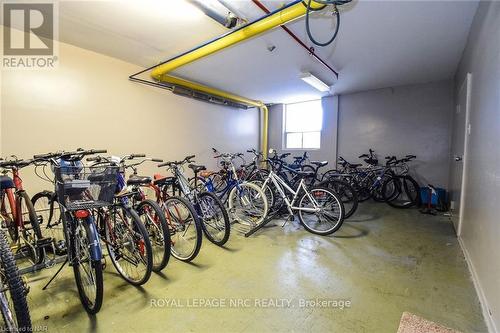 908 - 359 Geneva Street, St. Catharines (446 - Fairview), ON - Indoor Photo Showing Garage