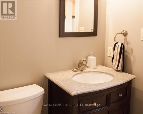 104 - 190 Hwy 20 W, Pelham (662 - Fonthill), ON - Indoor Photo Showing Bathroom