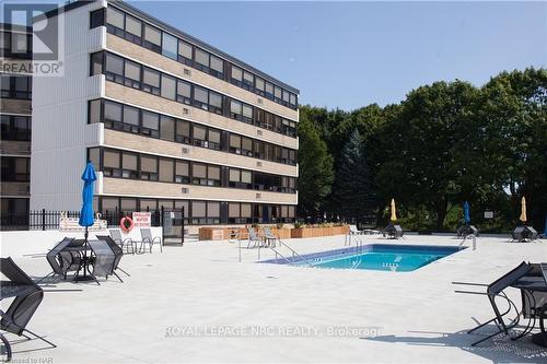 104 - 190 Hwy 20 W, Pelham (662 - Fonthill), ON - Outdoor With In Ground Pool