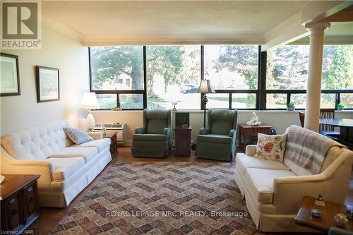 104 - 190 Hwy 20 W, Pelham (662 - Fonthill), ON - Indoor Photo Showing Living Room