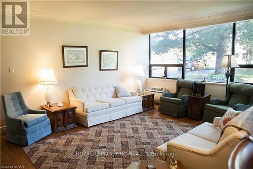 104 - 190 Hwy 20 W, Pelham (662 - Fonthill), ON - Indoor Photo Showing Living Room