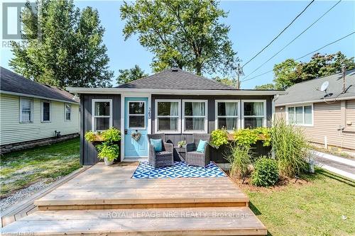 363 Helen Street, Fort Erie (337 - Crystal Beach), ON - Outdoor With Deck Patio Veranda