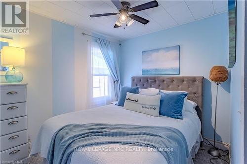 363 Helen Street, Fort Erie (337 - Crystal Beach), ON - Indoor Photo Showing Bedroom