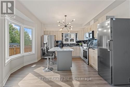 26 Crow Street Street, Welland (771 - Coyle Creek), ON - Indoor Photo Showing Kitchen With Stainless Steel Kitchen With Upgraded Kitchen