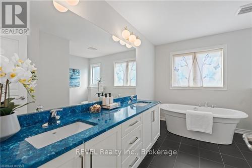 26 Crow Street Street, Welland (771 - Coyle Creek), ON - Indoor Photo Showing Bathroom