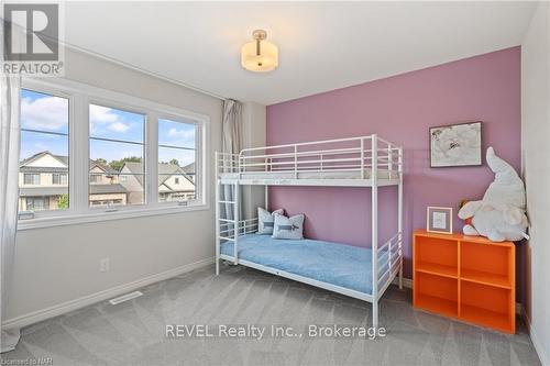 26 Crow Street Street, Welland (771 - Coyle Creek), ON - Indoor Photo Showing Bedroom