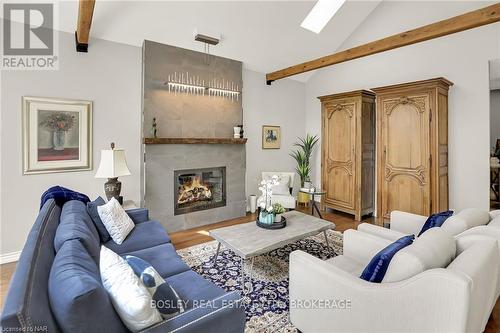 69 The Promenade Street, Niagara-On-The-Lake (101 - Town), ON - Indoor Photo Showing Living Room With Fireplace