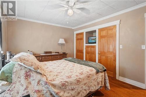 552 Fairview Road, Fort Erie (334 - Crescent Park), ON - Indoor Photo Showing Bedroom