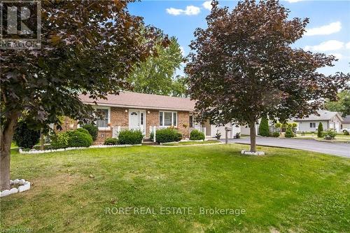 552 Fairview Road, Fort Erie (334 - Crescent Park), ON - Outdoor With Facade