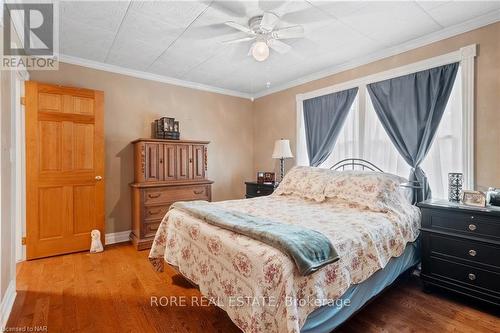 552 Fairview Road, Fort Erie (334 - Crescent Park), ON - Indoor Photo Showing Bedroom