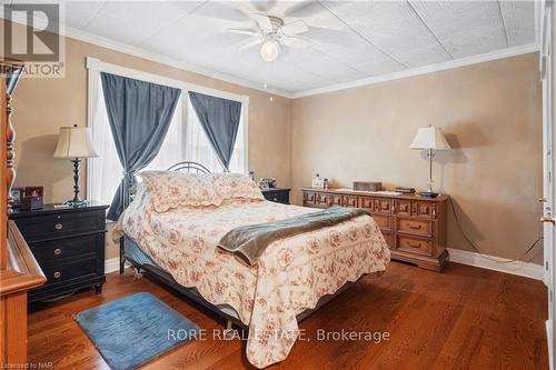 552 Fairview Road, Fort Erie (334 - Crescent Park), ON - Indoor Photo Showing Bedroom