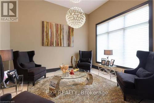 362 Niagara Boulevard, Niagara-On-The-Lake (101 - Town), ON - Indoor Photo Showing Living Room