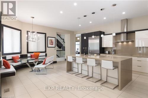 362 Niagara Boulevard, Niagara-On-The-Lake (101 - Town), ON - Indoor Photo Showing Kitchen With Upgraded Kitchen