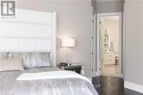 362 Niagara Boulevard, Niagara-On-The-Lake (101 - Town), ON - Indoor Photo Showing Bedroom