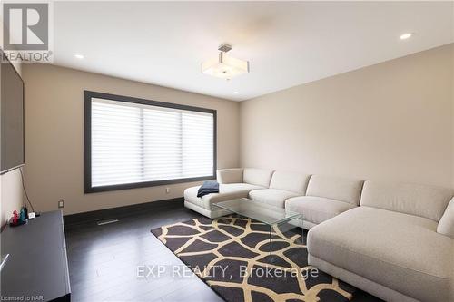 362 Niagara Boulevard, Niagara-On-The-Lake (101 - Town), ON - Indoor Photo Showing Living Room