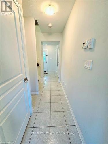 100 Roselawn Crescent, Welland (771 - Coyle Creek), ON - Indoor Photo Showing Other Room