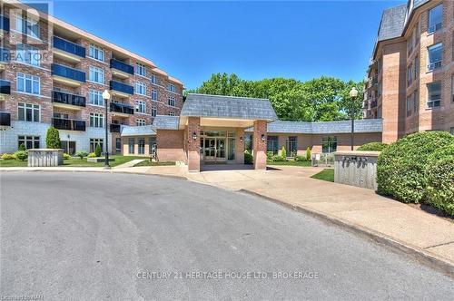 427 - 8111 Forest Glen Drive, Niagara Falls (208 - Mt. Carmel), ON - Outdoor With Facade