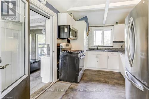 3572 Firelane 7, Port Colborne (874 - Sherkston), ON - Indoor Photo Showing Kitchen