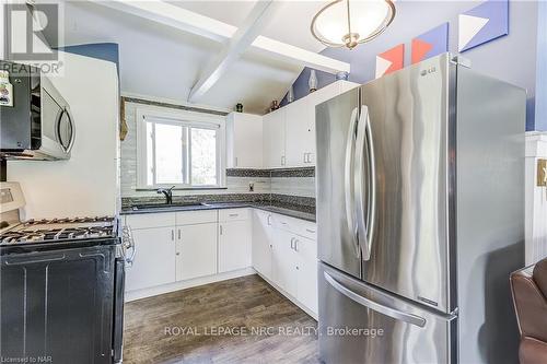 3572 Firelane 7, Port Colborne (874 - Sherkston), ON - Indoor Photo Showing Kitchen