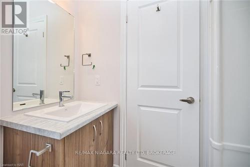 3245 Dominion Road, Fort Erie (335 - Ridgeway), ON - Indoor Photo Showing Bathroom